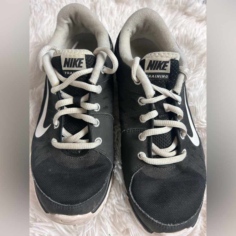Nike Women’s TR3 Black & White Training Sneakers size 7.5 tennis shoes - Picture 2 of 6